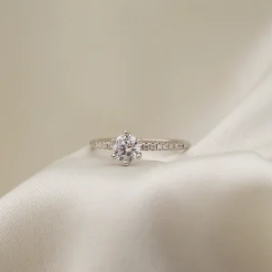 Adèle Förlovningsring med sidostenar