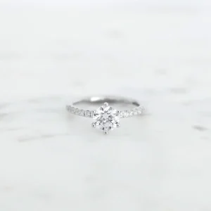 Adèle Förlovningsring med sidostenar