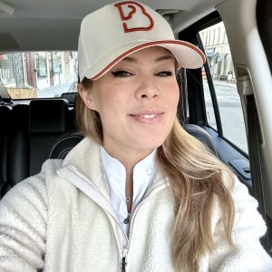 Aachen Vit och Orange Keps