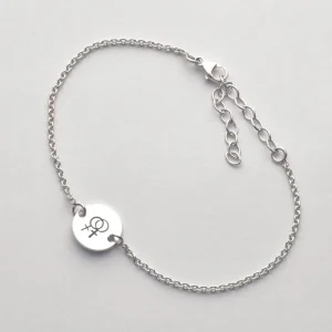 Adrienne Stämplat Feministarmband